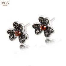 MGS曼古銀 復(fù)古天然石榴石925純銀耳環(huán)，優(yōu)雅格調(diào)與經(jīng)典工藝的融合
